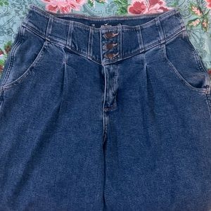 Hollister 80’s Style Mom Jeans